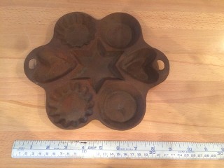 1870s Erie #10 Cast Iron Muffin Pan