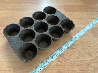Vintage Unmarked Cast Iron Muffin Pan 