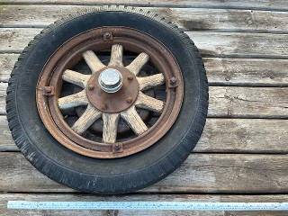 Oldsmobile Wood Spoke Rim Tire