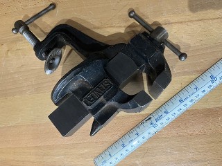 1922 Stanley 745-2 1/2 clamp-on anvil vice