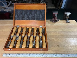 MasterGrip 12 piece carving chisel set in wood case MasterGrip 12 piece carving chisel set in wood case